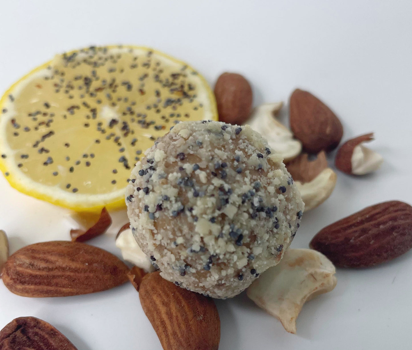 Savage Snacks Lemon | Poppyseed Prebiotic Protein Bites