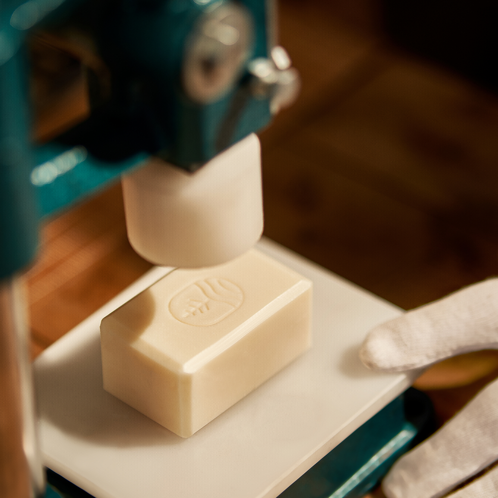 
                      
                        Tsoji Discovery Box 3.88 oz per bar · Set of 3
                      
                    